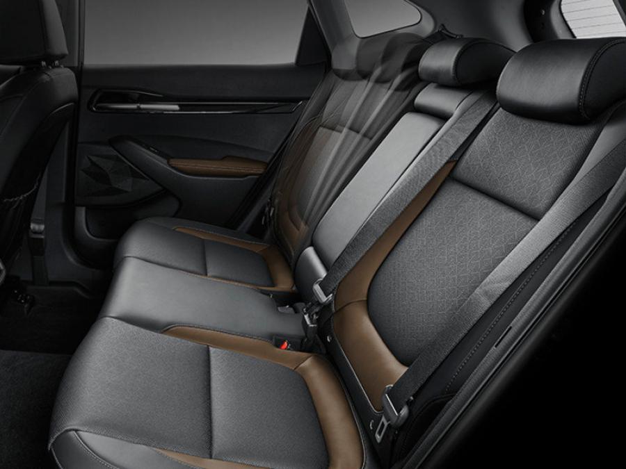 Интерьер Kia Seltos 2019 года  (KR) (фото 9 из 17)